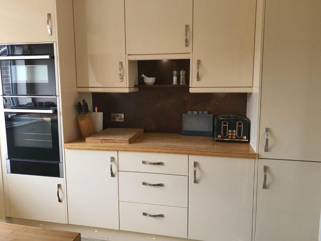Kitchen 2.jpg