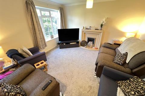 4 bedroom detached house to rent, Martin Close, Irby, Wirral