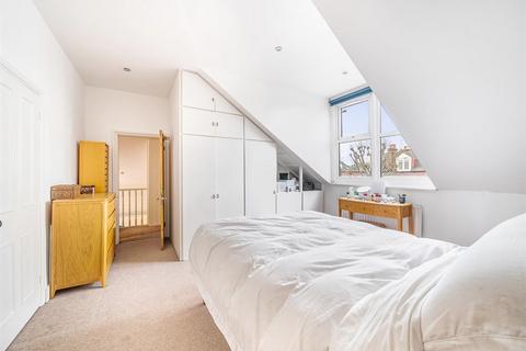 2 bedroom flat for sale, Brondesbury Road, London, NW6