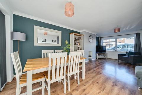 3 bedroom end of terrace house for sale, Belvedere Gardens, Crowborough