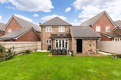 3 bedroom detached house for sale, Grant Avenue, Walton-On-Thames