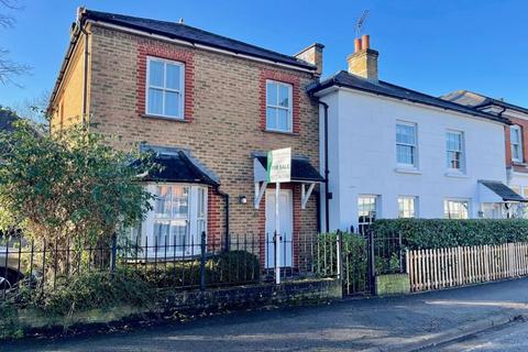 3 bedroom end of terrace house for sale, High Steet, Claygate