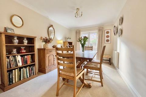 3 bedroom end of terrace house for sale, High Steet, Claygate