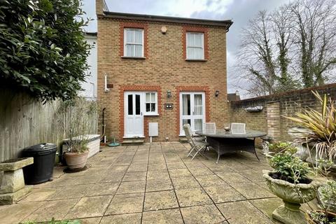 undefined, High Street, Claygate