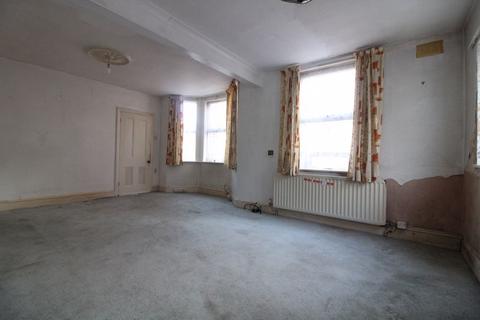 3 bedroom end of terrace house for sale, Harcourt Street, Luton