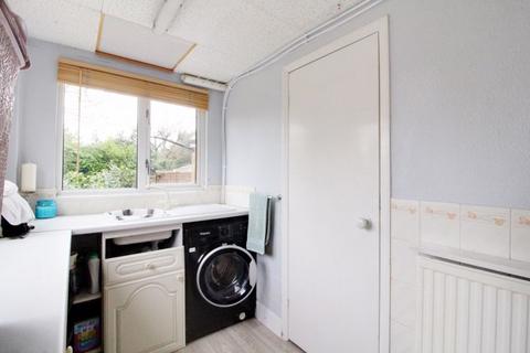 10 Bacons Drive, Cuffley, Potters Bar, EN6 4EF