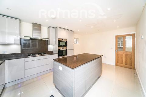 4 bedroom detached house to rent, Venetia Close, Emmer Green