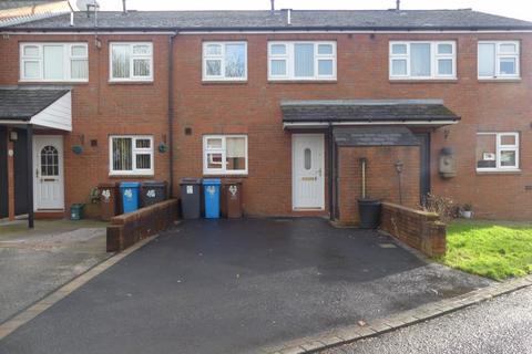 3 bedroom mews to rent, Gawsworth Close, Oldham OL2