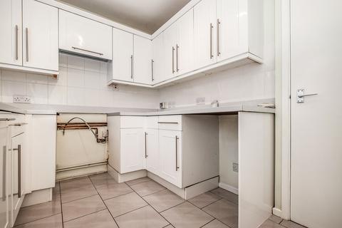 2 bedroom apartment to rent, Beachcroft Place