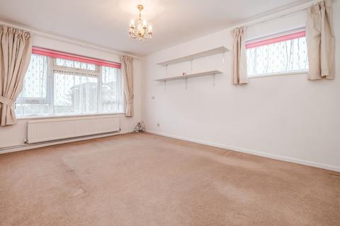 2 bedroom apartment to rent, Beachcroft Place