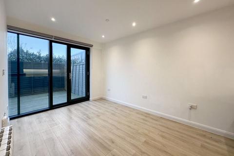 2 bedroom flat to rent, Chesterfield House, Bath Road, Slough, SL1