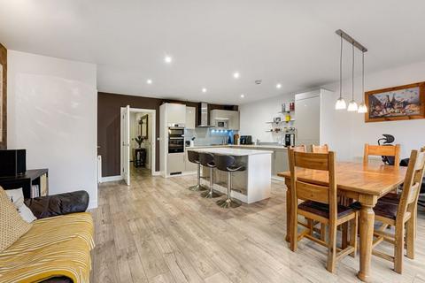 62 Westmount Close, Worcester Park, KT4 8FL