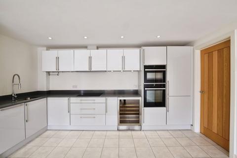 2 bedroom apartment for sale, Holt Court, Brown Street *VIDEO TOUR*