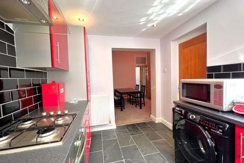 2 bedroom terraced house to rent, Armitage Street, Manchester