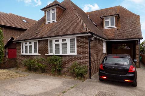 4 bedroom detached house for sale, Scarborough Drive, Minster