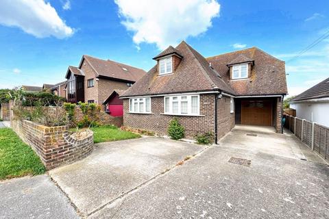 4 bedroom detached house for sale, Scarborough Drive, Minster