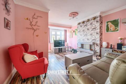 38 David Drive, Romford, RM3 0XX