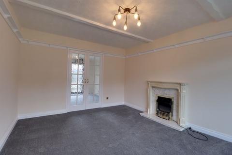 6 bedroom detached house to rent, Ampleforth Drive, Stafford ST17