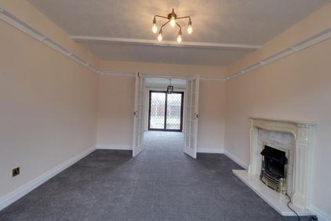 6 bedroom detached house to rent, Ampleforth Drive, Stafford ST17