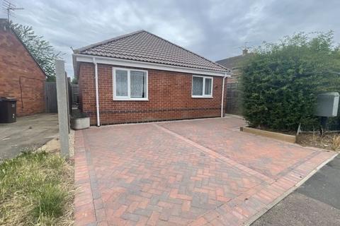 2 bedroom detached bungalow to rent, Longcliffe Road, Loughborough LE12