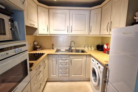 1 bedroom retirement property for sale, Uxbridge Road, Hatch End