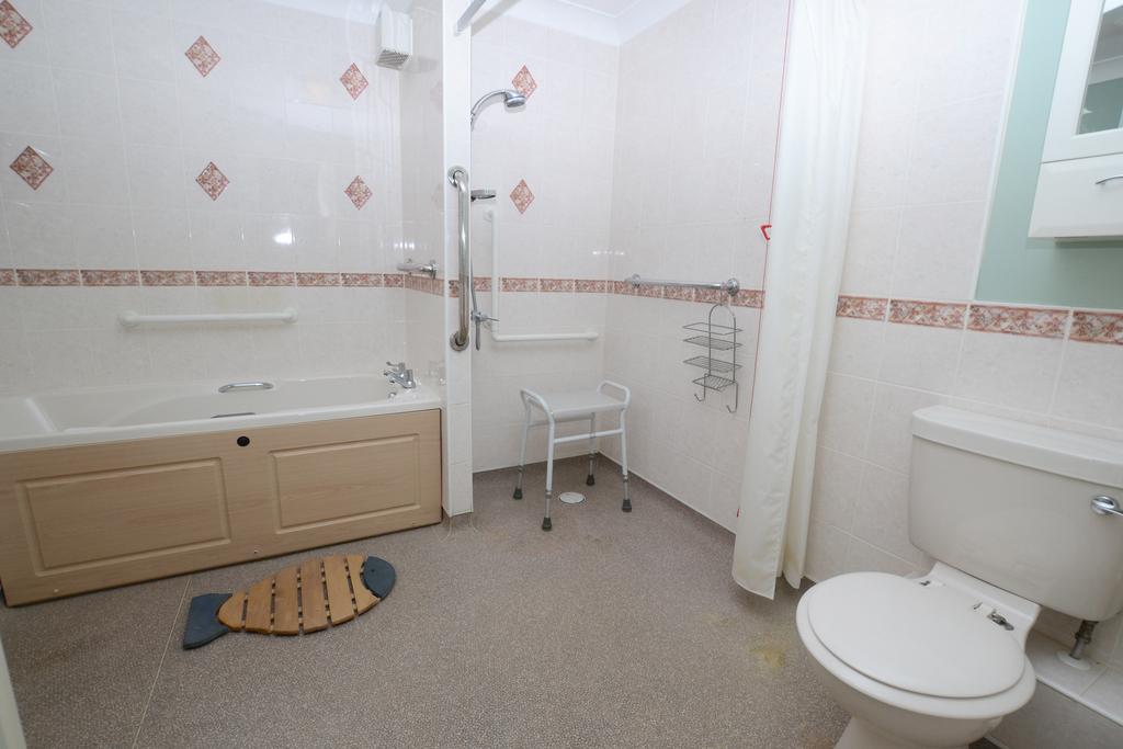 Bath/Wet Room