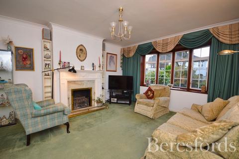 4 Esk Way, Romford, RM1 4YH