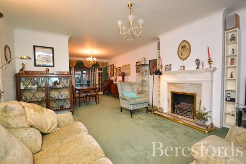 4 Esk Way, Romford, RM1 4YH