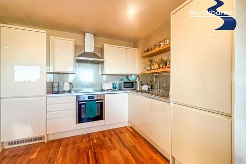 2 bedroom flat for sale, Horizon House, Azalea Drive, Swanley, Kent, BR8