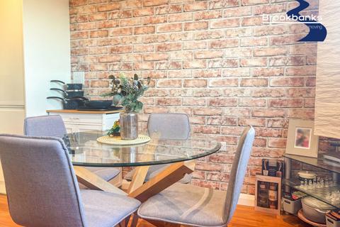 2 bedroom flat for sale, Horizon House, Azalea Drive, Swanley, Kent, BR8