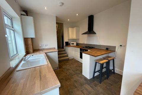 5 bedroom terraced house to rent, Gloucester Road, Bristol BS7