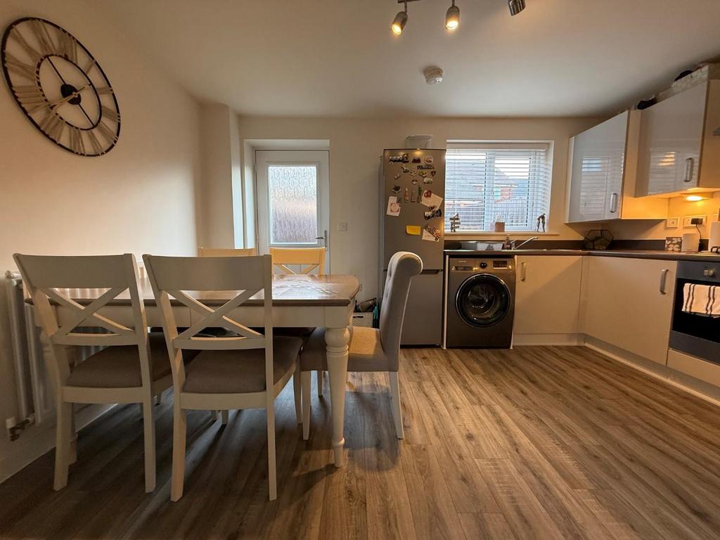 Kitchen diner.jpg