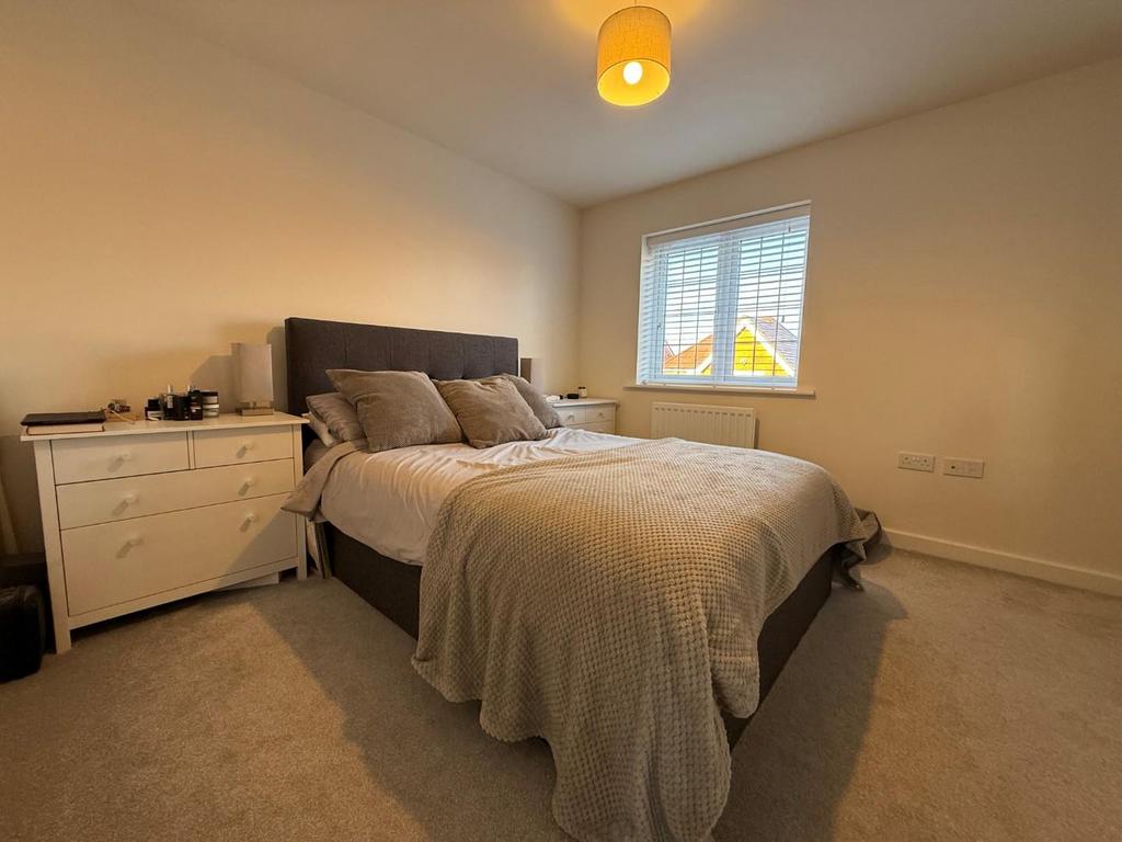 Bedroom 1.jpg