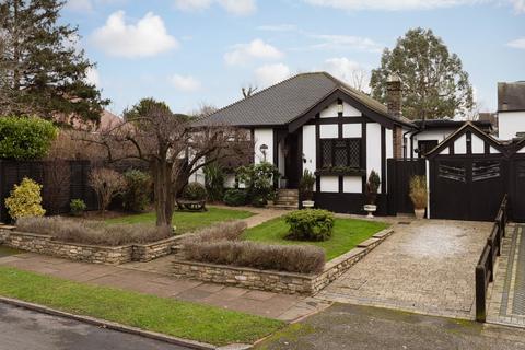 3 bedroom detached bungalow for sale, Lordsbury Field, Wallington SM6