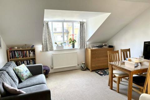 2 bedroom apartment to rent, Linden Court, Bristol BS15