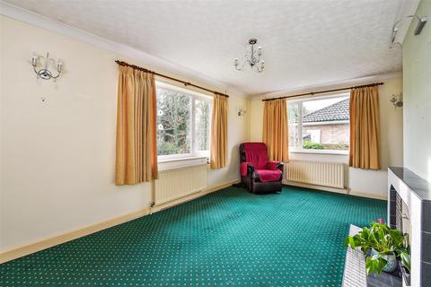 3 bedroom bungalow for sale, Mead Hedges, Andover