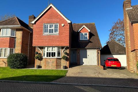 3 bedroom detached house for sale, Winnipeg Drive, Green St Green, Orpington, Kent, BR6 6NW