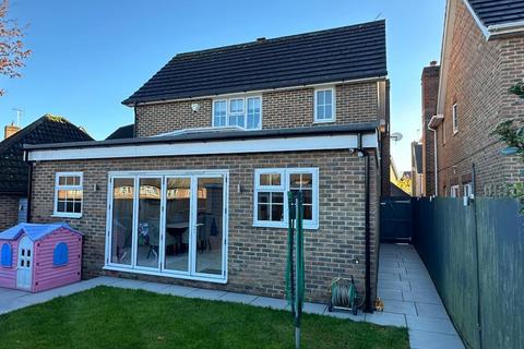 3 bedroom detached house for sale, Winnipeg Drive, Green St Green, Orpington, Kent, BR6 6NW