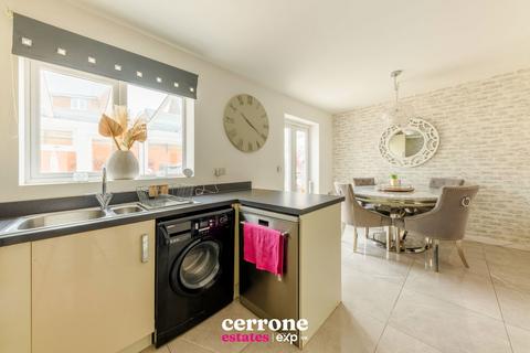 3 Fairweather Close, Redditch, B97 6LE