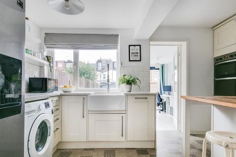 46 Queens Road, New Malden, KT3 6BX