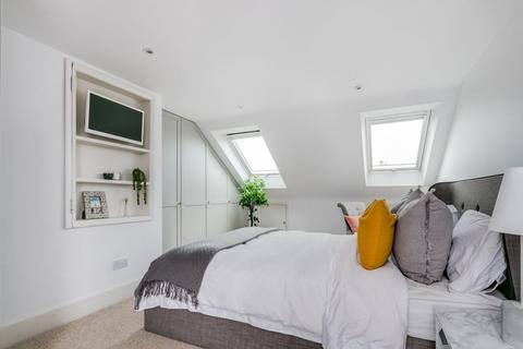 46 Queens Road, New Malden, KT3 6BX