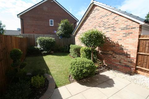 3 bedroom semi-detached house to rent, Fleece Lane, Nuneaton