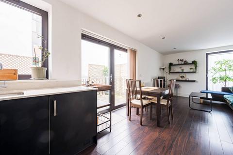 1 bedroom flat for sale, 1 Axio Way, London E3