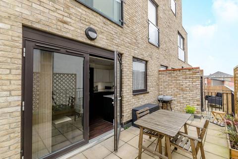 1 bedroom flat for sale, 1 Axio Way, London E3