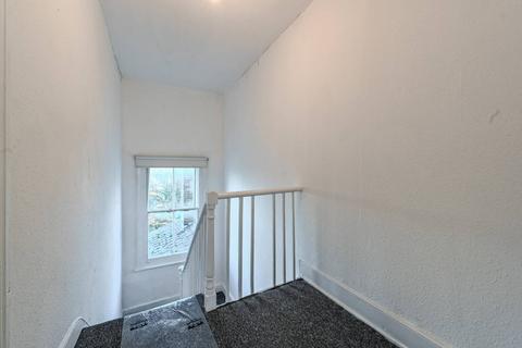 3 bedroom flat to rent, Highbury Park, Islington, London, N5