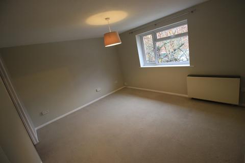 2 bedroom flat to rent, Cobblers Close, Farnham Royal SL2