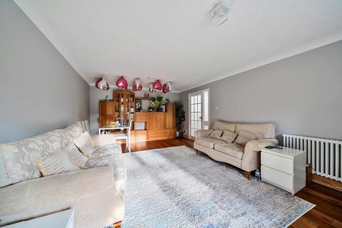 2 bedroom apartment for sale, Gordon Avenue, Stanmore, Middlesex