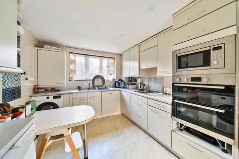 2 bedroom apartment for sale, Gordon Avenue, Stanmore, Middlesex