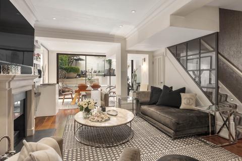 25 Lamont Road, London, SW10 0HR