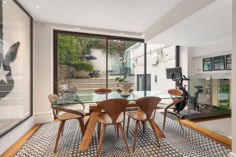 25 Lamont Road, London, SW10 0HR